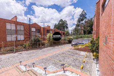 Casa de 3 alcobas en venta en Colina Iberia, Bogotá, 220 m² · foto 3 de 20