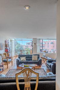 Apartamento de 3 alcobas en venta en Los Rosales, Bogotá, 250 m² · foto 2 de 20