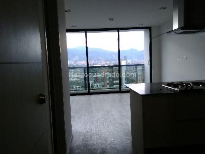 Apartaestudio en arriendo en El Castillo, Medellín, 65 m² · foto 3 de 16