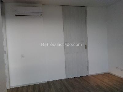 Apartaestudio en arriendo en El Castillo, Medellín, 65 m² · foto 10 de 16