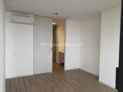 Apartaestudio en arriendo en El Castillo, Medellín, 65 m² · foto 11 de 16