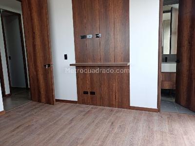 Apartamento de 2 alcobas en arriendo en Asomadera 1, Medellín, 98 m² · foto 10 de 18