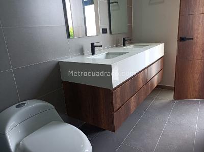 Apartamento de 2 alcobas en arriendo en Asomadera 1, Medellín, 98 m² · foto 12 de 18