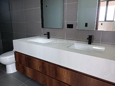 Apartamento de 2 alcobas en arriendo en Asomadera 1, Medellín, 98 m² · foto 13 de 18
