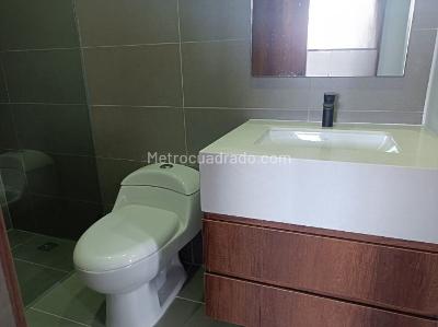 Apartamento de 2 alcobas en arriendo en Asomadera 1, Medellín, 98 m² · foto 14 de 18