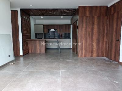 Apartamento de 2 alcobas en arriendo en Asomadera 1, Medellín, 98 m² · foto 2 de 18