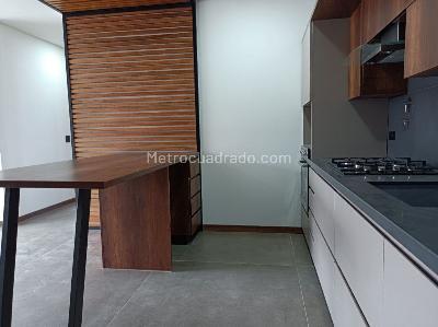 Apartamento de 2 alcobas en arriendo en Asomadera 1, Medellín, 98 m² · foto 5 de 18