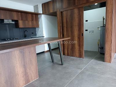 Apartamento de 2 alcobas en arriendo en Asomadera 1, Medellín, 98 m² · foto 6 de 18