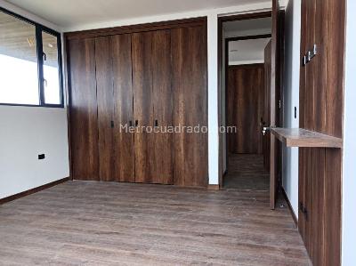 Apartamento de 2 alcobas en arriendo en Asomadera 1, Medellín, 98 m² · foto 8 de 18