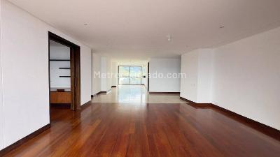 Apartamento de 3 alcobas en arriendo en Villa Turbay, Medellín, 236 m² · foto 3 de 20