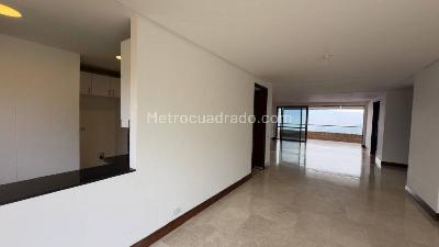 Apartamento de 3 alcobas en arriendo en Villa Turbay, Medellín, 236 m² · foto 4 de 20