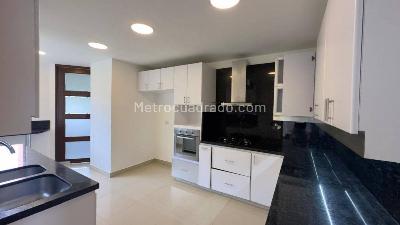 Apartamento de 3 alcobas en arriendo en Villa Turbay, Medellín, 236 m² · foto 9 de 20