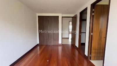 Apartamento de 3 alcobas en arriendo en Villa Turbay, Medellín, 236 m² · foto 13 de 20