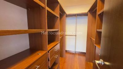 Apartamento de 3 alcobas en arriendo en Villa Turbay, Medellín, 236 m² · foto 15 de 20