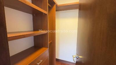 Apartamento de 3 alcobas en arriendo en Villa Turbay, Medellín, 236 m² · foto 17 de 20