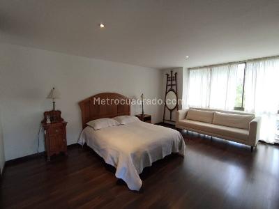 Apartamento de 2 alcobas en arriendo en El Tesoro, Medellín, 145 m² · foto 13 de 20