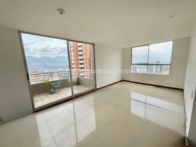 Apartamento de 3 alcobas en arriendo en Los Balsos Ii, Medellín, 140 m² · foto 3 de 20