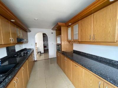 Apartamento de 3 alcobas en arriendo en Los Balsos Ii, Medellín, 140 m² · foto 7 de 20