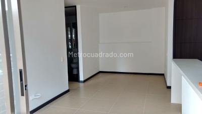 Apartamento de 2 alcobas en arriendo en Castropol, Medellín, 67 m² · foto 3 de 12