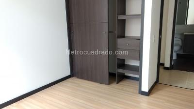 Apartamento de 2 alcobas en arriendo en Castropol, Medellín, 67 m² · foto 9 de 12