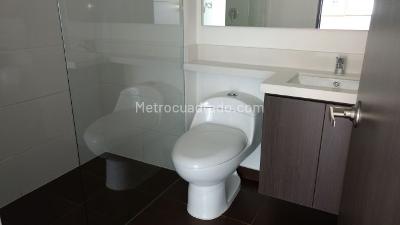 Apartamento de 2 alcobas en arriendo en Castropol, Medellín, 67 m² · foto 10 de 12