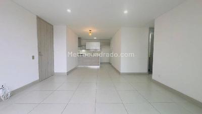 Apartamento de 3 alcobas en arriendo en Quebrada Clara, Envigado, 99 m² · foto 2 de 18