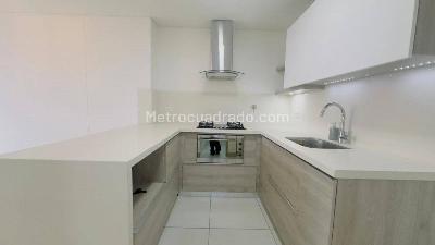 Apartamento de 3 alcobas en arriendo en Quebrada Clara, Envigado, 99 m² · foto 3 de 18