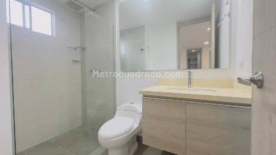 Apartamento de 3 alcobas en arriendo en Quebrada Clara, Envigado, 99 m² · foto 12 de 18