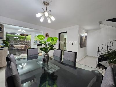 Casa de 3 alcobas en arriendo en Los Balsos N, Medellín, 260 m² · foto 7 de 20