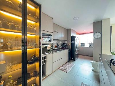 Apartamento en arriendo en El Tesoro, Medellín · foto 9 de 20