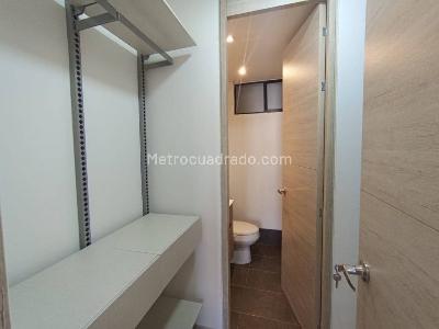 Apartamento de 2 alcobas en arriendo en Los Balsos N, Medellín, 89 m² · foto 11 de 18
