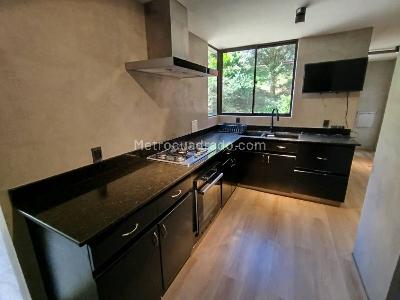 Apartamento de 4 alcobas en arriendo en El Castillo, Medellín, 365 m² · foto 4 de 20