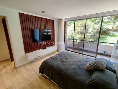 Apartamento de 4 alcobas en arriendo en El Castillo, Medellín, 365 m² · foto 13 de 20