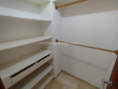 Apartamento de 4 alcobas en arriendo en El Castillo, Medellín, 365 m² · foto 15 de 20