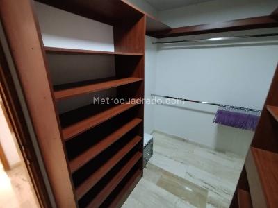 Apartamento de 4 alcobas en arriendo en El Castillo, Medellín, 365 m² · foto 16 de 20