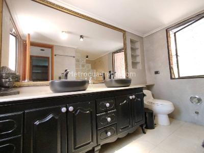 Apartamento de 4 alcobas en arriendo en El Castillo, Medellín, 365 m² · foto 17 de 20