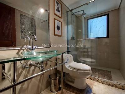 Apartamento de 4 alcobas en arriendo en El Castillo, Medellín, 365 m² · foto 19 de 20