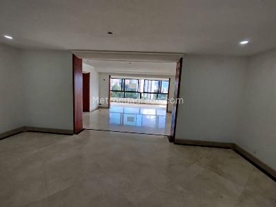 Apartamento en arriendo en Los Naranjos, Medellín · foto 3 de 20