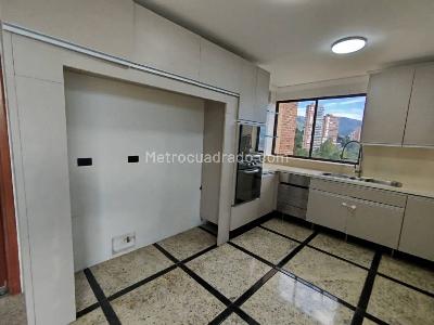 Apartamento en arriendo en Los Naranjos, Medellín · foto 7 de 20