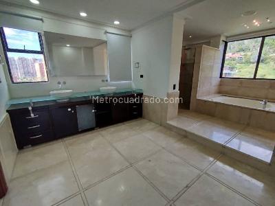 Apartamento en arriendo en Los Naranjos, Medellín · foto 16 de 20