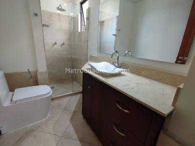 Apartamento en arriendo en Los Naranjos, Medellín · foto 19 de 20