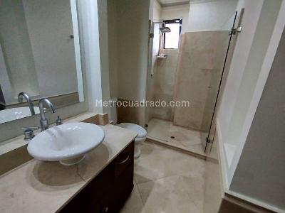 Apartamento en arriendo en Los Naranjos, Medellín · foto 20 de 20