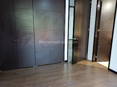 Apartamento de 3 alcobas en arriendo en El Tesoro, Medellín, 137 m² · foto 10 de 20