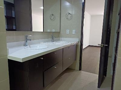 Apartamento de 3 alcobas en arriendo en El Tesoro, Medellín, 137 m² · foto 13 de 20