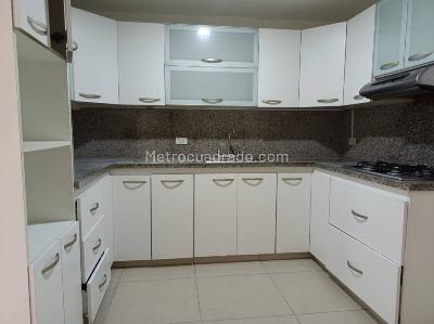 Apartamento de 3 alcobas en arriendo en Los Balsos Ii, Medellín, 180 m² · foto 4 de 19