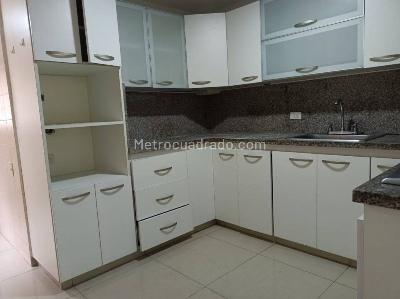 Apartamento de 3 alcobas en arriendo en Los Balsos Ii, Medellín, 180 m² · foto 5 de 19