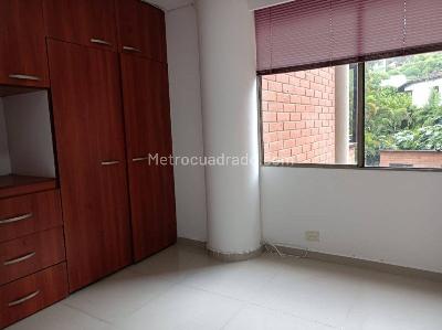 Apartamento de 3 alcobas en arriendo en Los Balsos Ii, Medellín, 180 m² · foto 9 de 19
