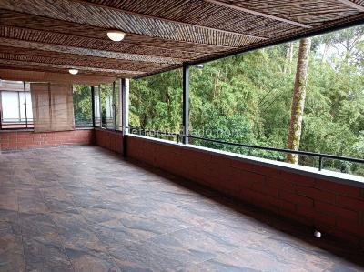 Apartamento de 3 alcobas en arriendo en Los Balsos Ii, Medellín, 180 m² · foto 17 de 19
