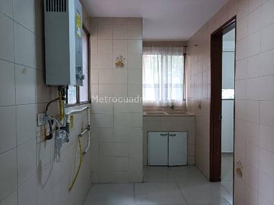 Apartamento de 3 alcobas en arriendo en Los Balsos Ii, Medellín, 180 m² · foto 19 de 19