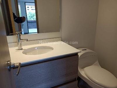 Apartaestudio en arriendo en Los Balsos N, Medellín, 70 m² · foto 10 de 16